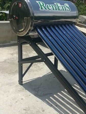 100 LPD Solar Water Heater Side View